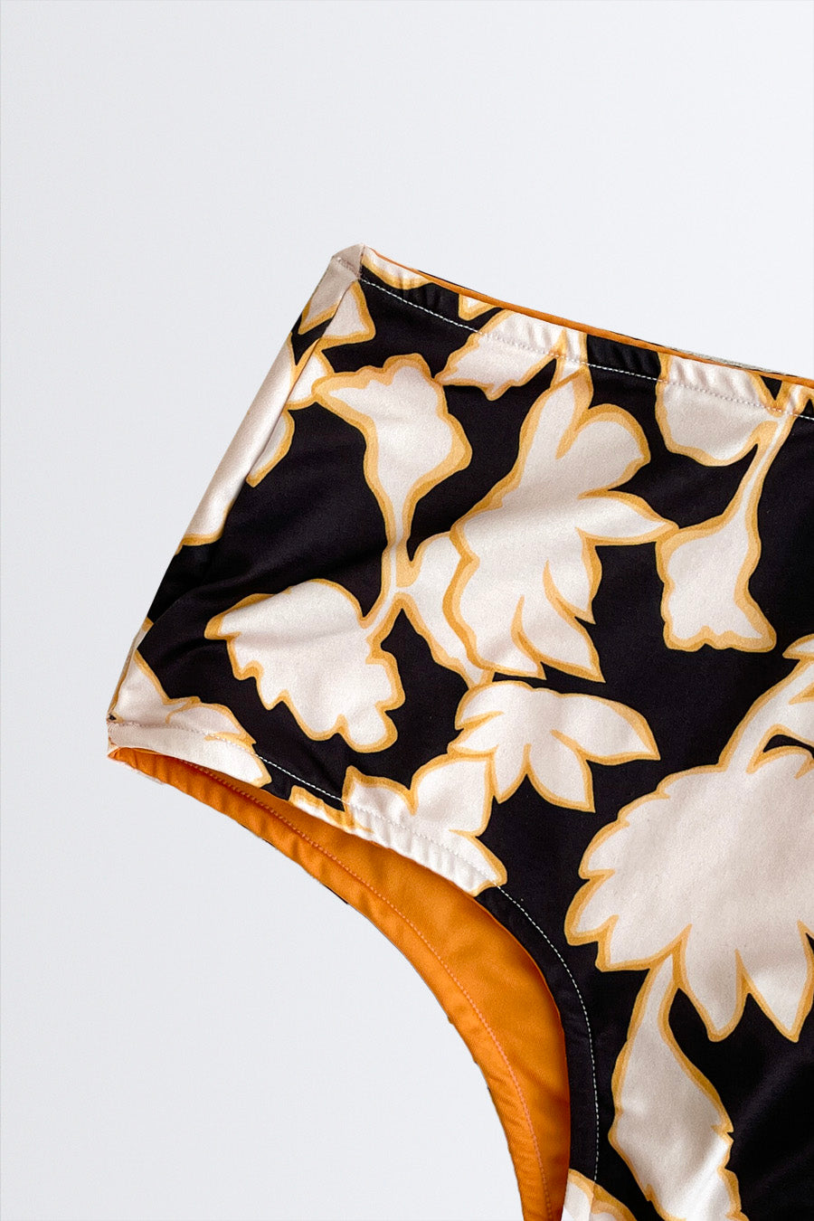 03565 - BW Calcinha Hot Pant Dupla Face