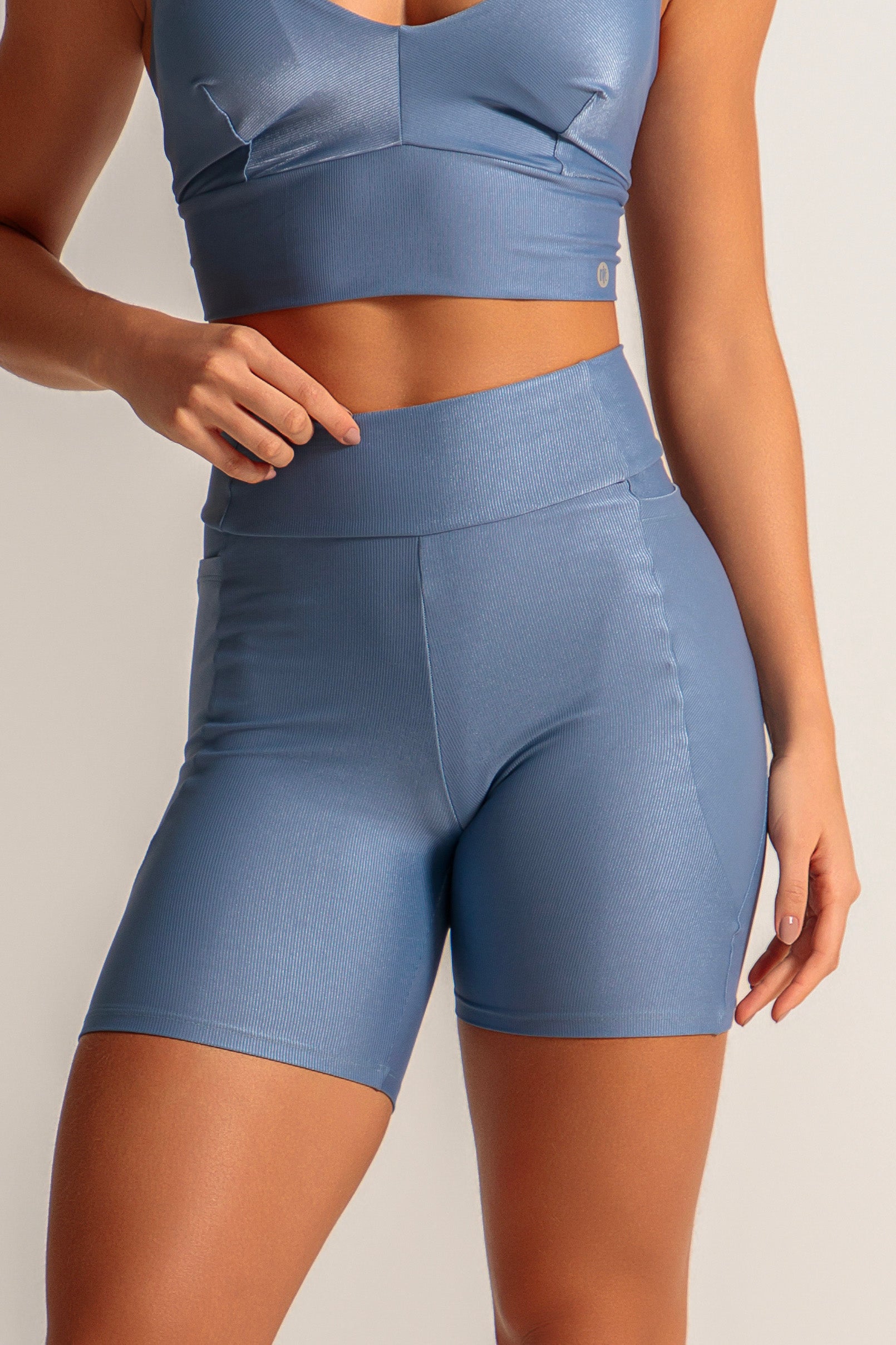 04365 – Short Fitness Savana em Malha Cotelê Perolada com Bolsos
