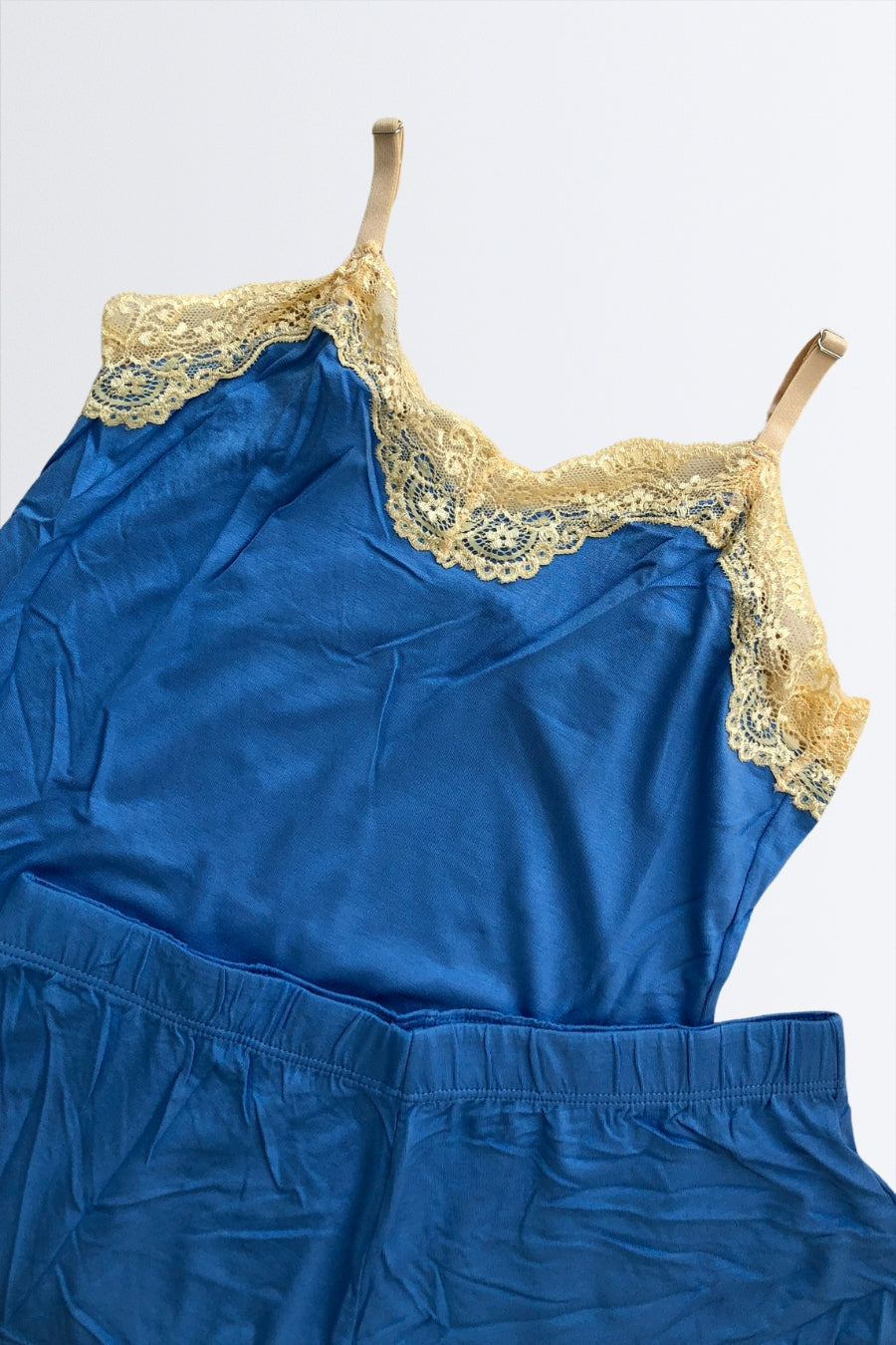 03197 - Short Doll