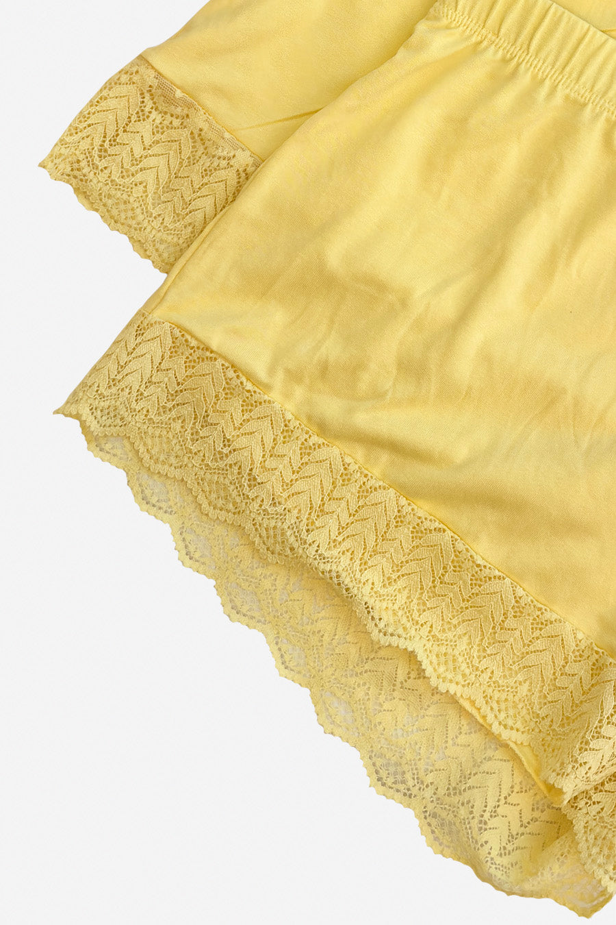 03330 - Short Doll com Renda no Decote e Barra