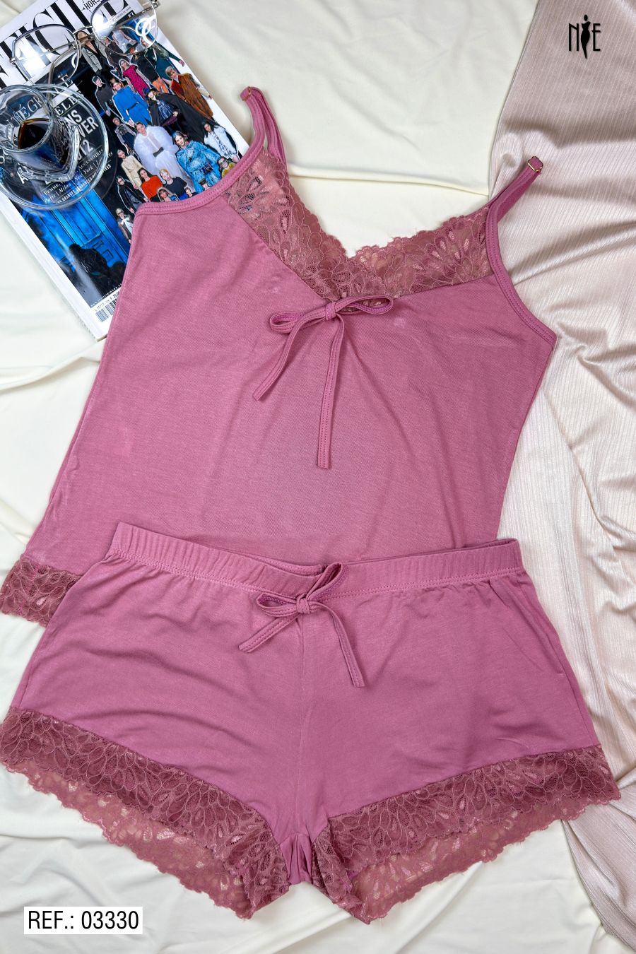 03330 - Short Doll com Renda no Decote e Barra