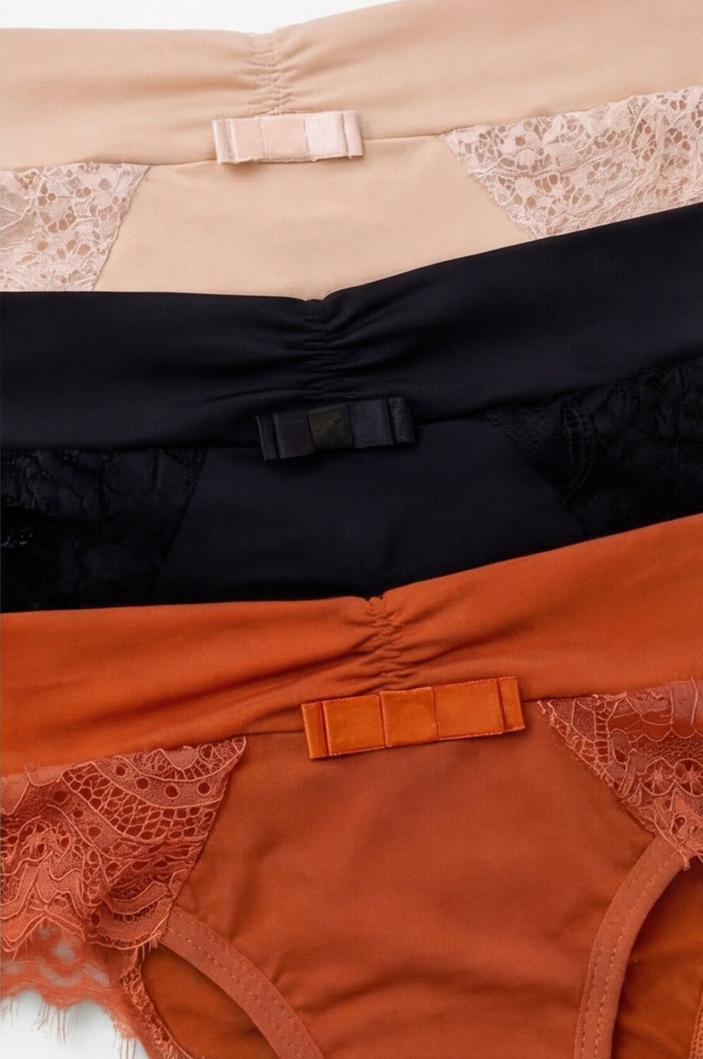 03423 - Kit 3 - Calcinha Biquíni com Detalhe de Renda