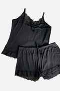 03448 - Short Doll Plus Size com Renda no Decote e na Barra do Short