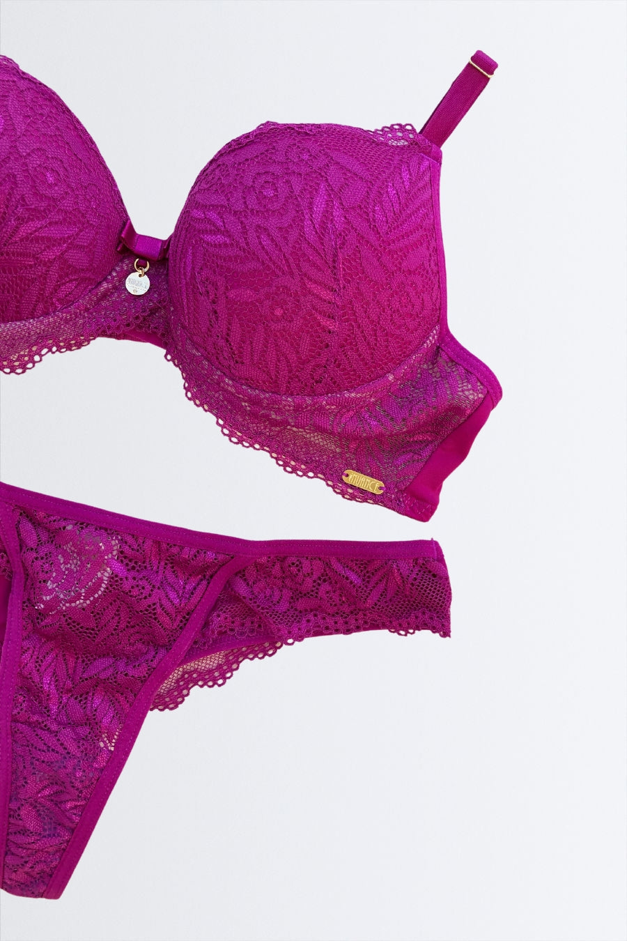 03686 - Conjunto com Base Inteira e Calcinha Fio em Renda