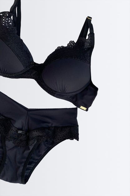 03935 - Conjunto Soutien com Renda e Calcinha Biquíni