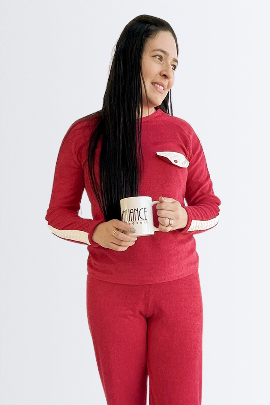 04049 - Pijama Longo Feminino de Plush com Detalhe em Bolso de Matelassê - Nuance