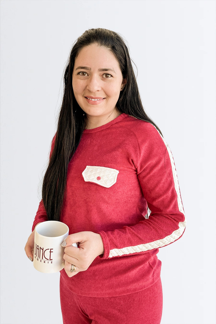 04049 - Pijama Longo Feminino de Plush com Detalhe em Bolso de Matelassê - Nuance