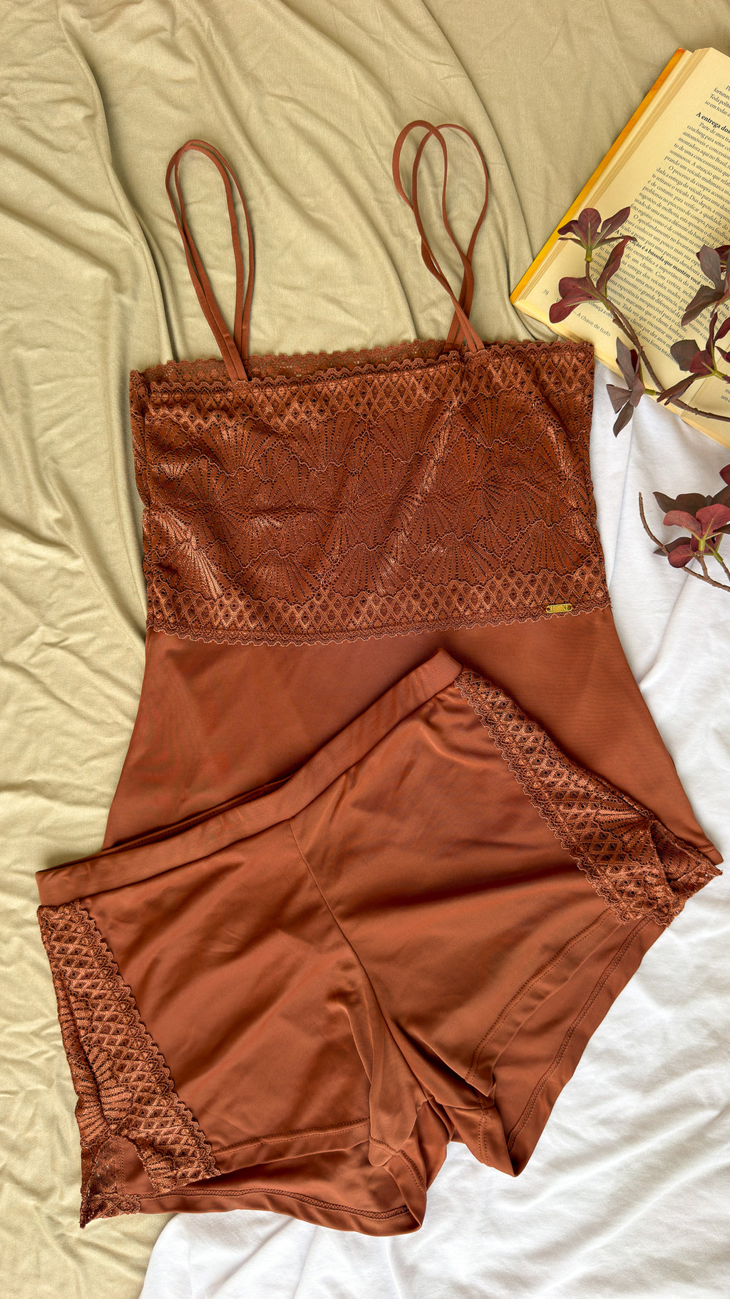 04176 - Short doll com renda e short renda lateral