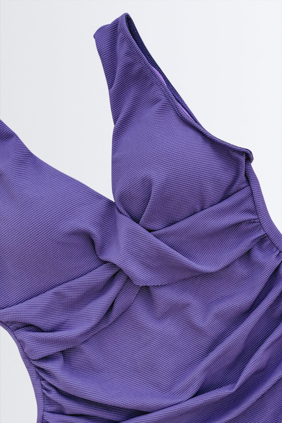 04232 - BW Maiô Decotado com Transpassado no Bojo