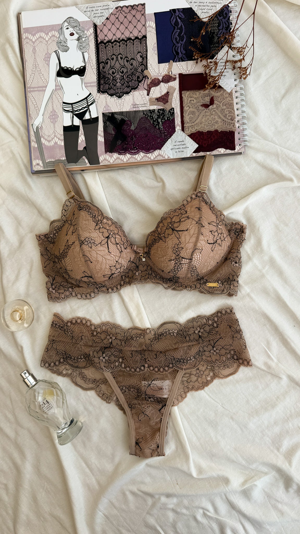 04255 - Soutien de Renda com Bojo Confort + Calcinha Fio de Renda
