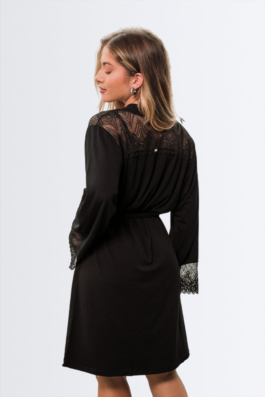 04258 - Robe de Viscolycra com Recortes de Renda