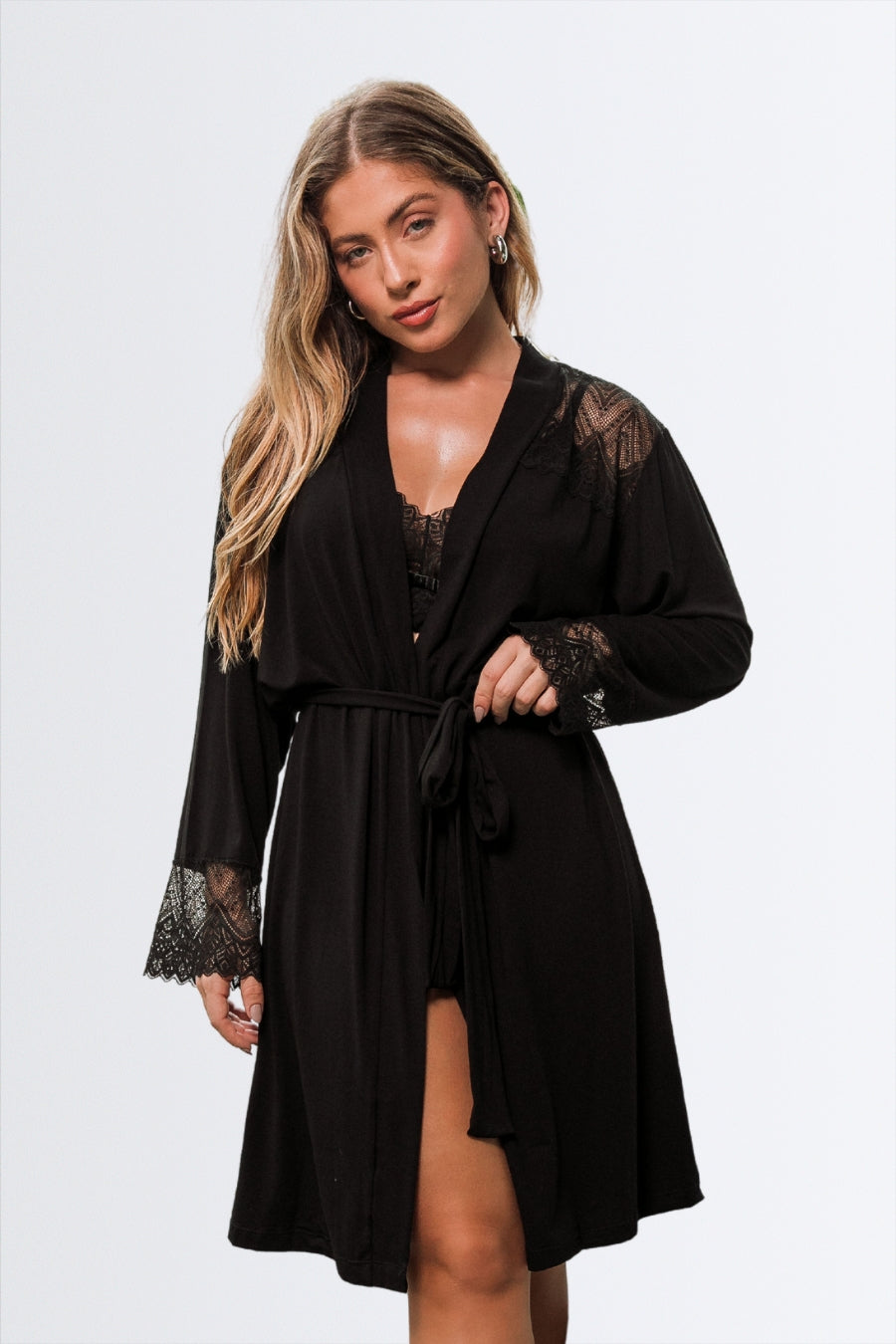 04258 - Robe de Viscolycra com Recortes de Renda