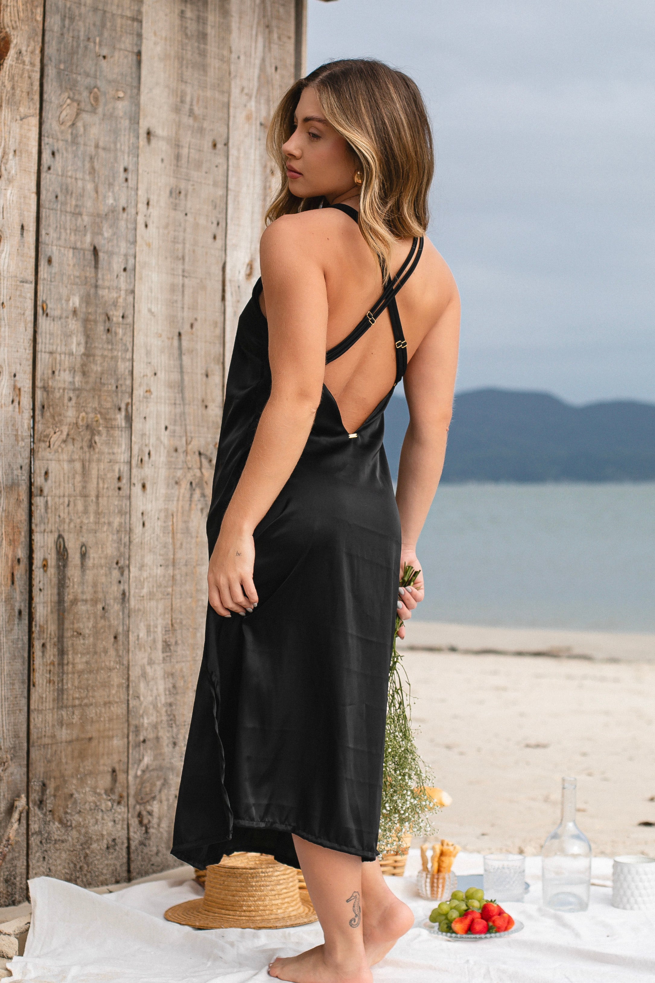 04282 - Camisola Midi com Fenda e Decote V nas Costas