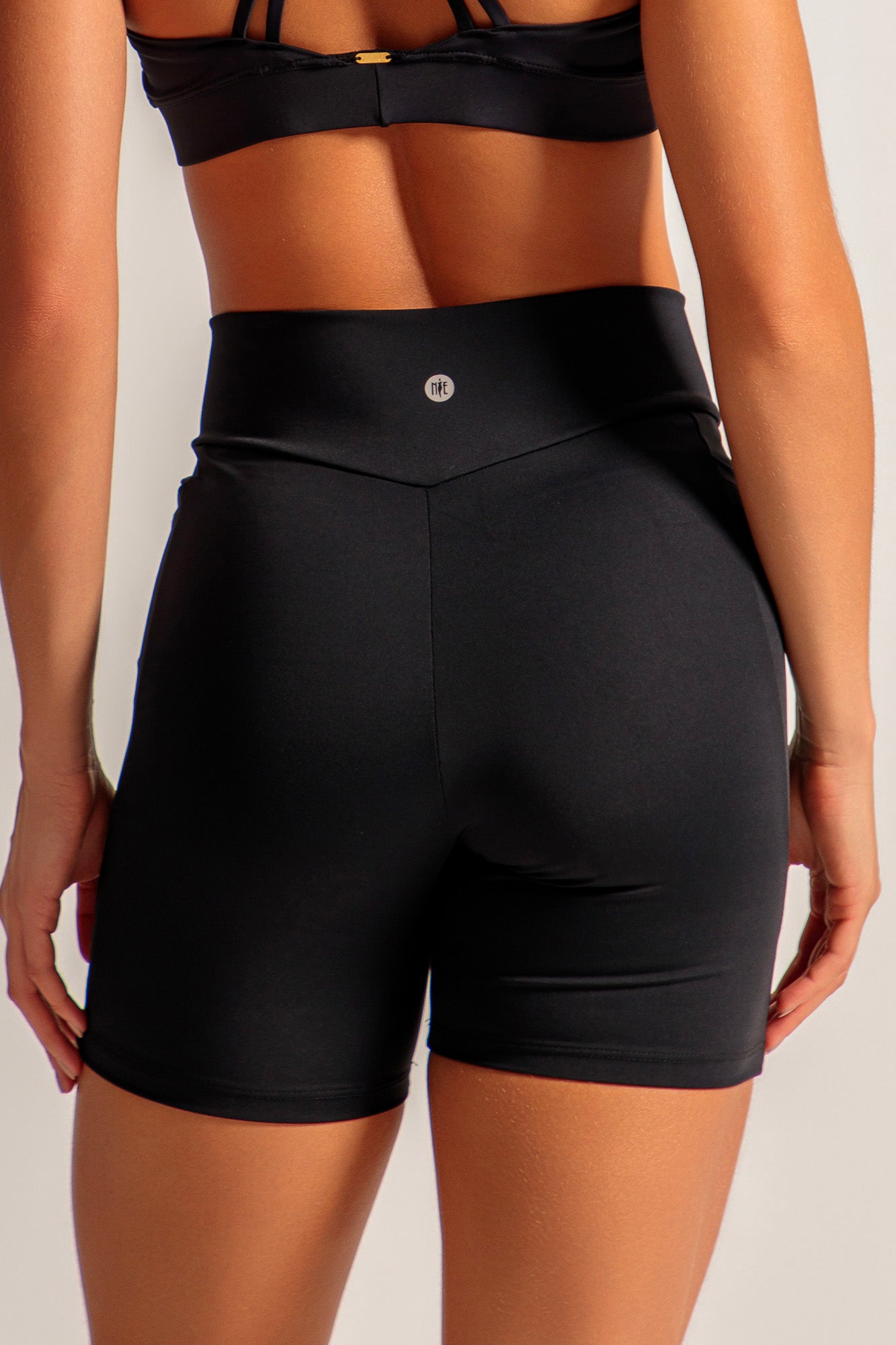 04346 – Short Fitness Savana em Microfibra de Poliamida com Bolsos Laterais
