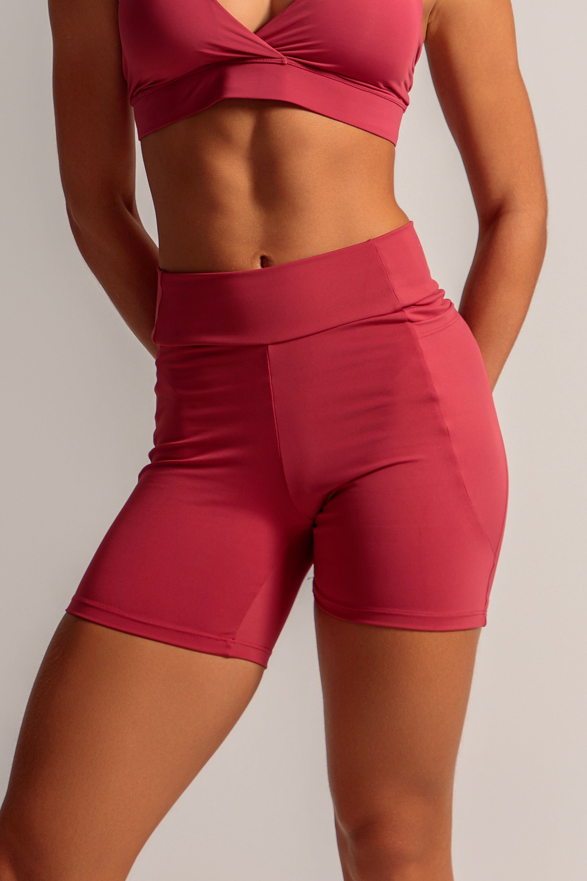04346 – Short Fitness Savana em Microfibra de Poliamida com Bolsos Laterais