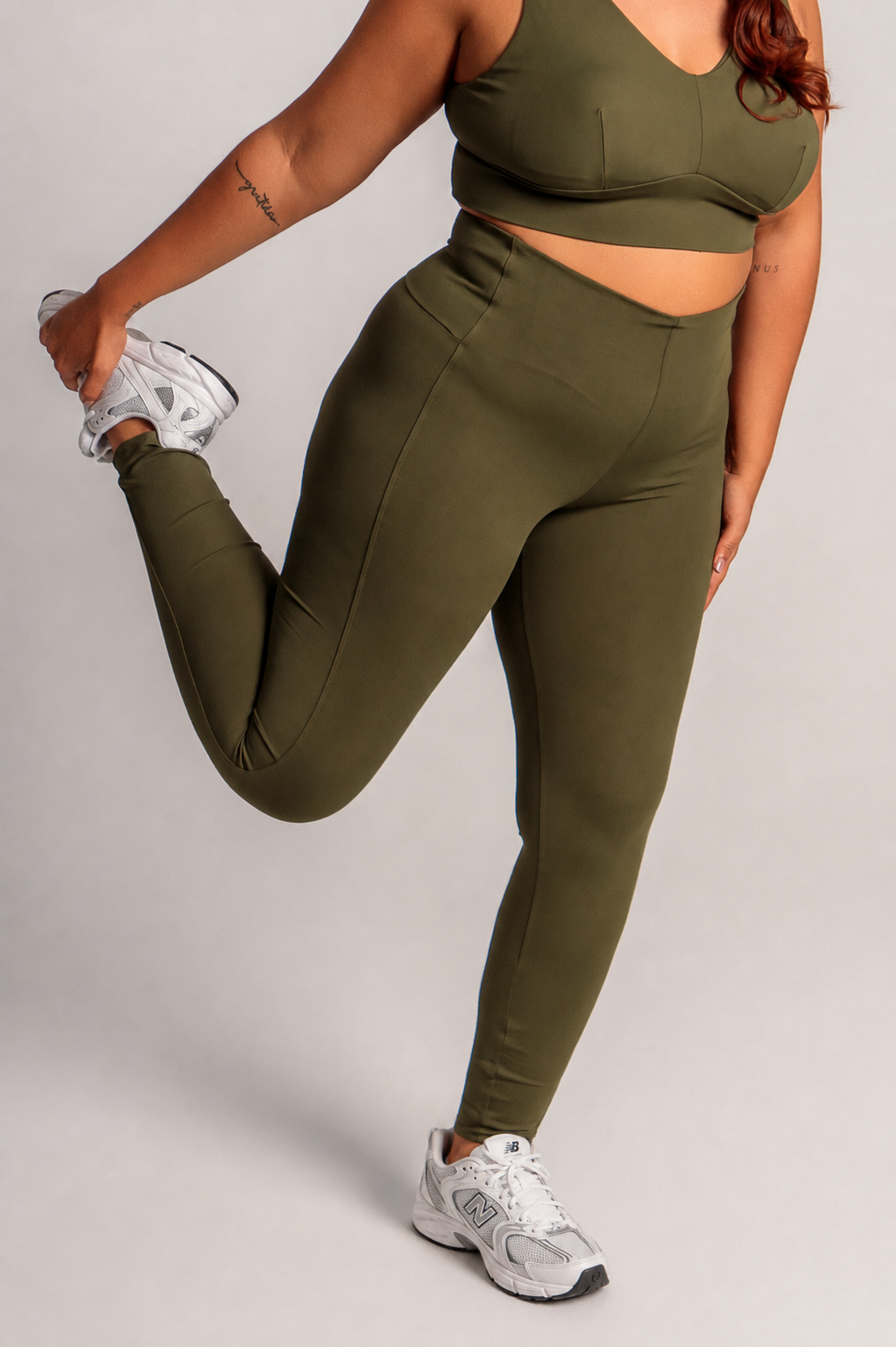 04356 – Calça Legging Lotus em Microfibra de Poliamida com Bolsos no Cós