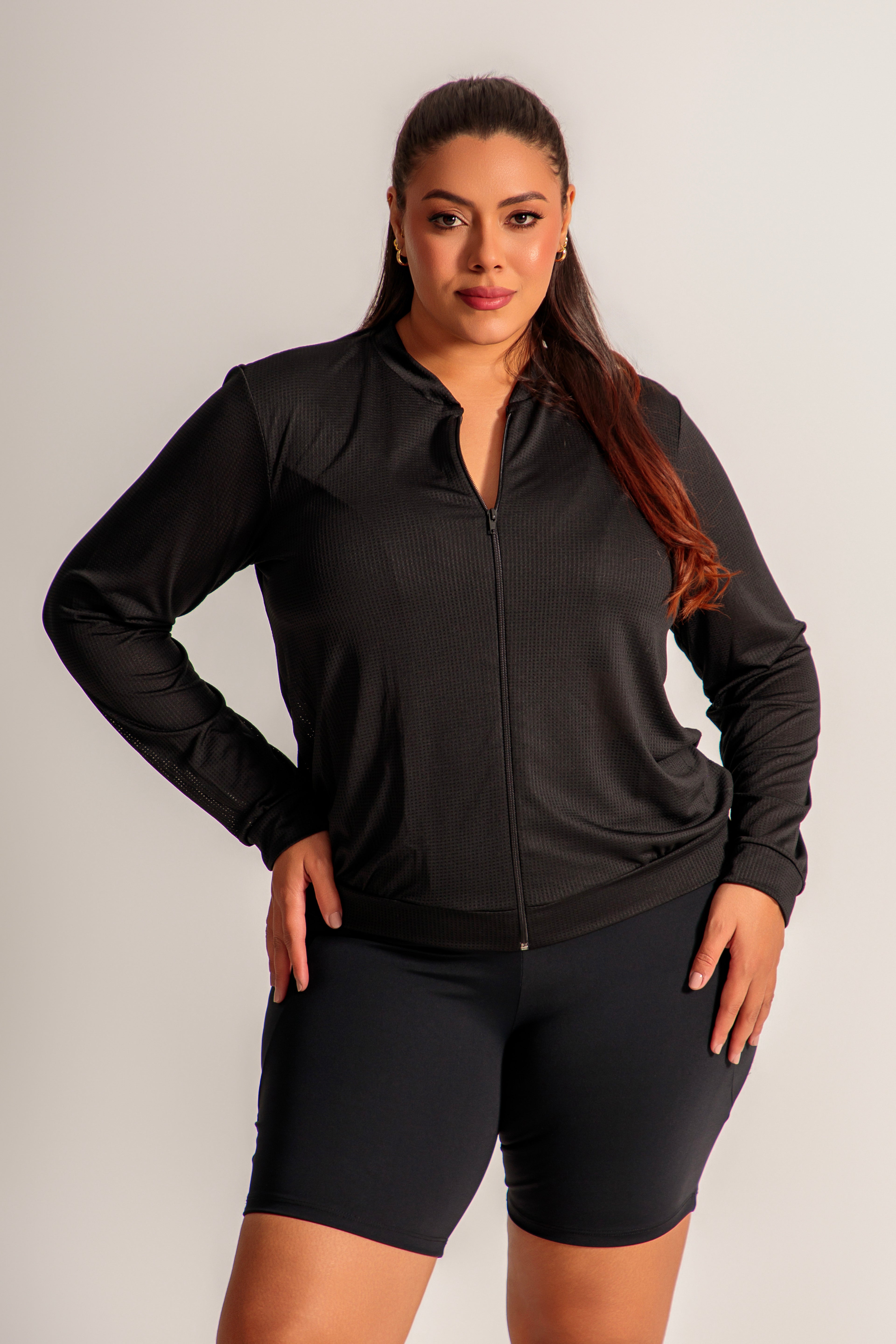 04425 – Casaco Corta-Vento Feminino Air Tech com Tecnologia Dry e Bolsos