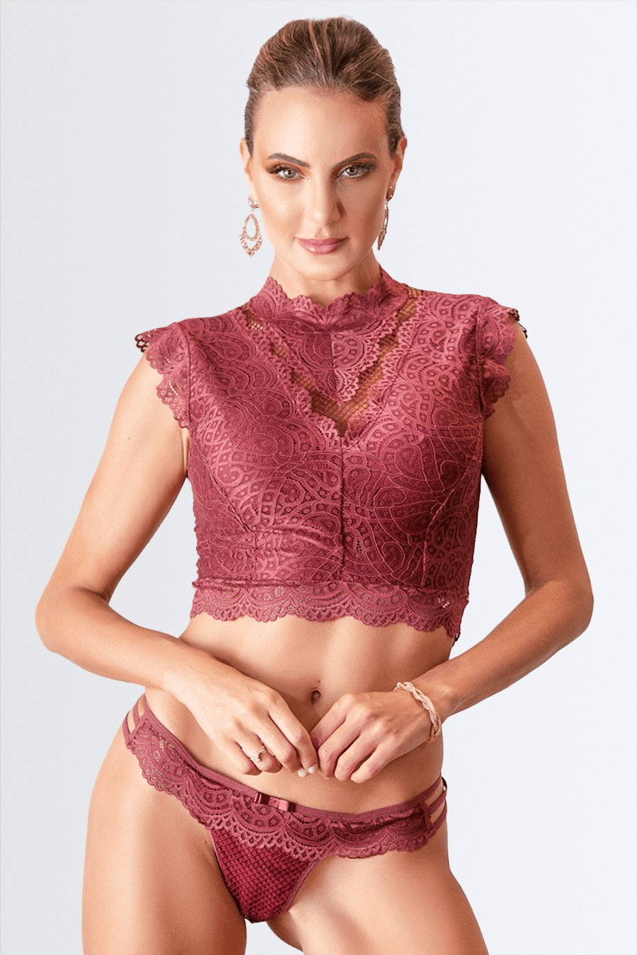 Cropped de renda e gola alta - Nuance